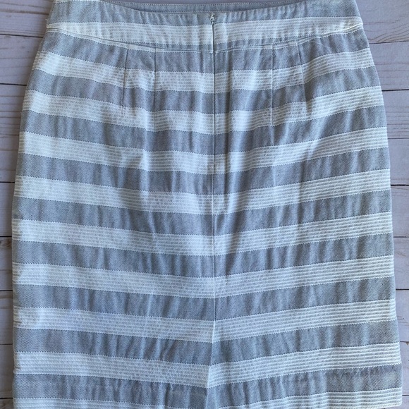 LOFT stripped pencil skirt - Picture 3 of 3